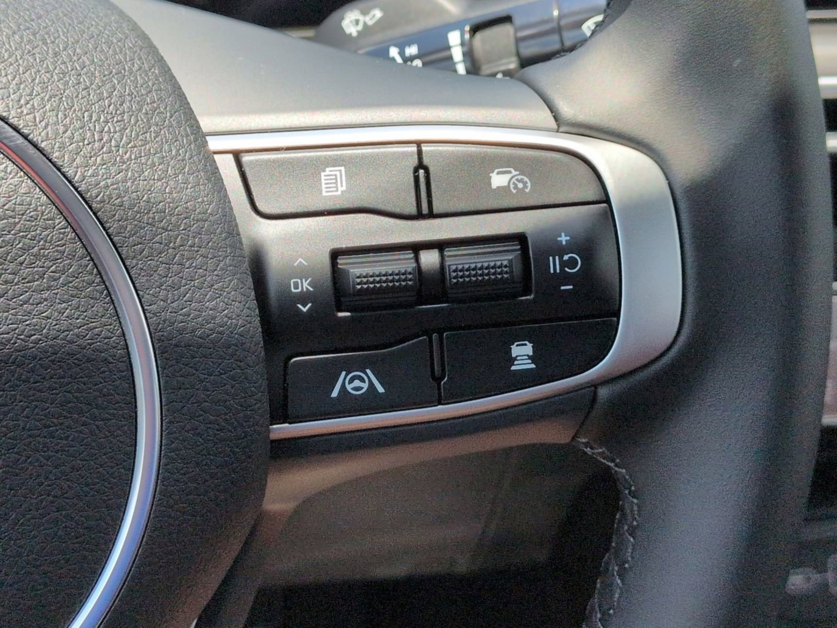 New 2026 Snow White Pearl Kia GT-Line image 31
