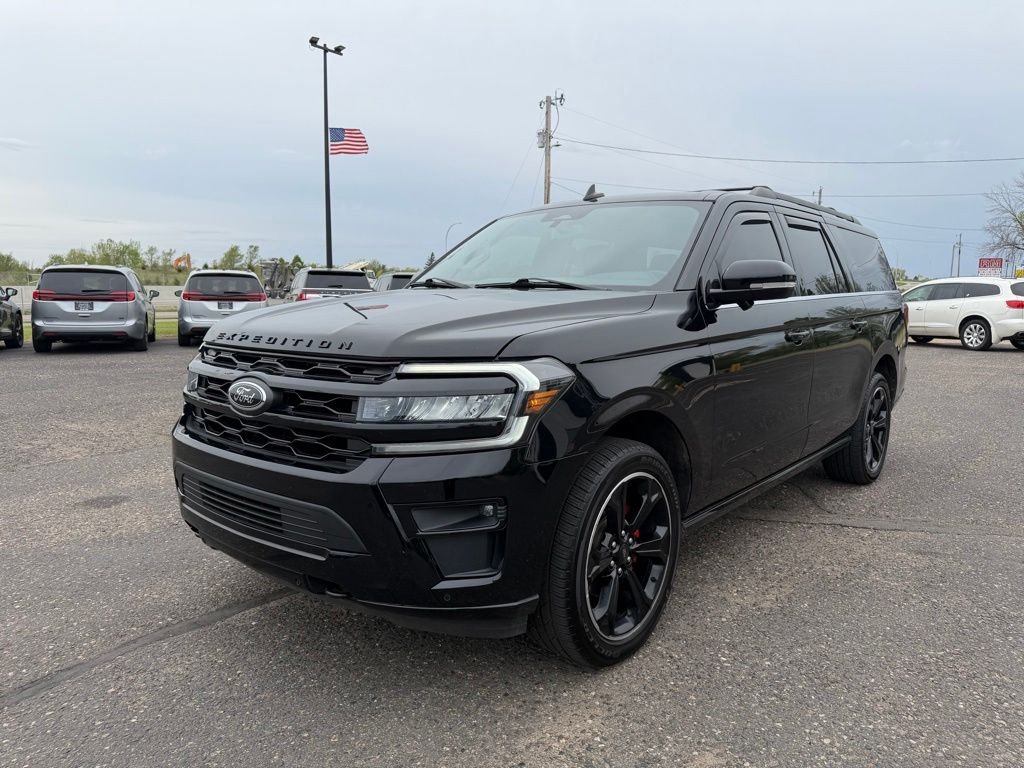 Used 2022 Black Ford Limited image 11