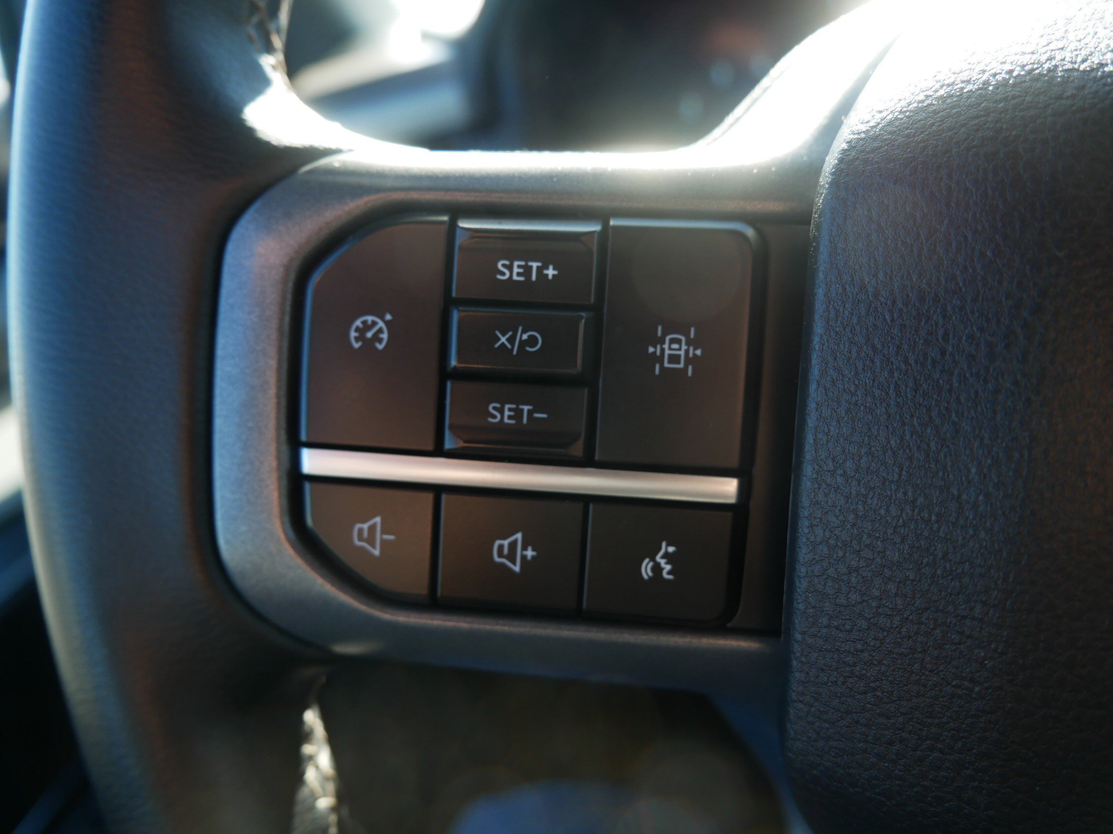 Used 2024 Oxford White Ford XLT image 27