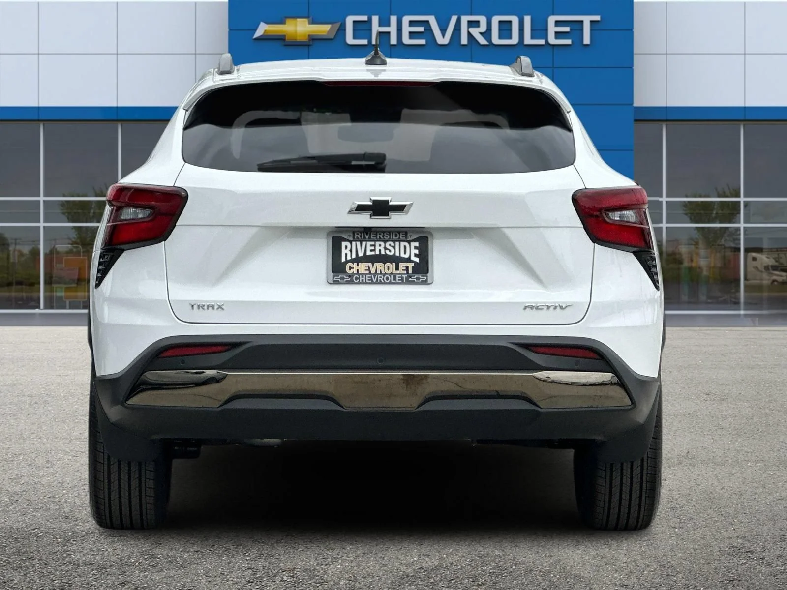 New 2026 Summit White Chevrolet ACTIV image 5