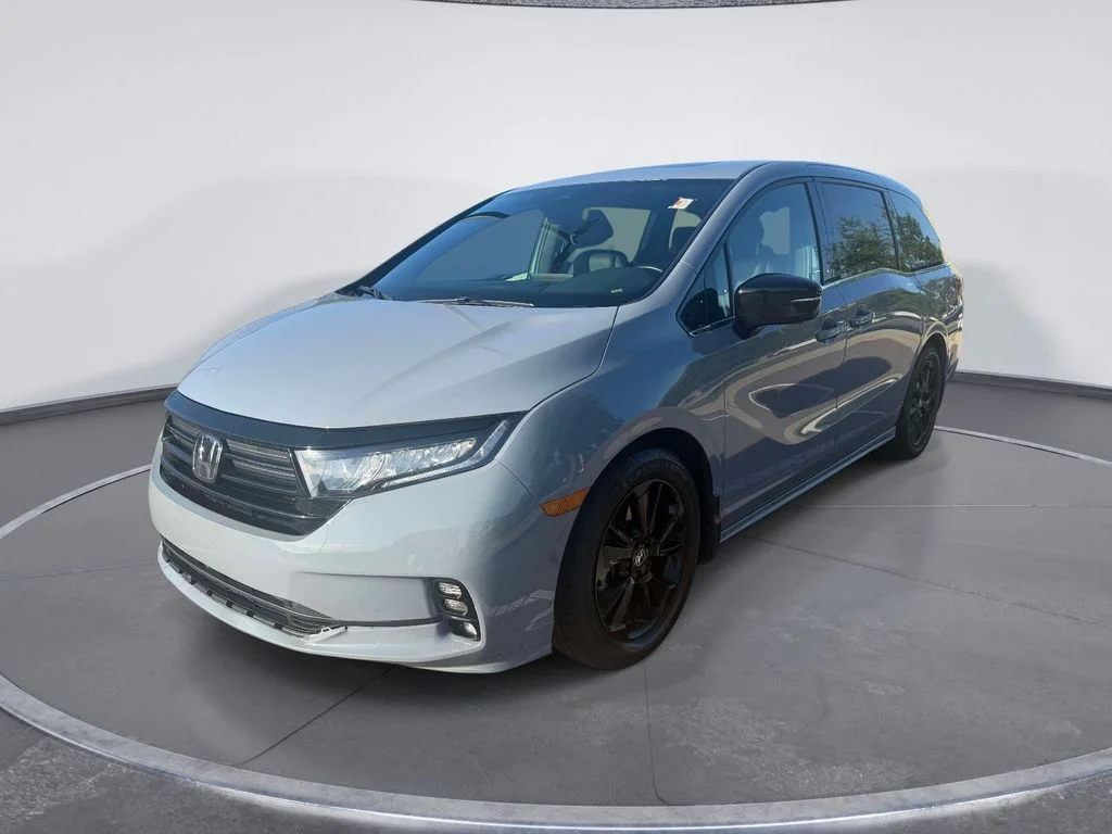 Used 2023  Honda Sport image 3