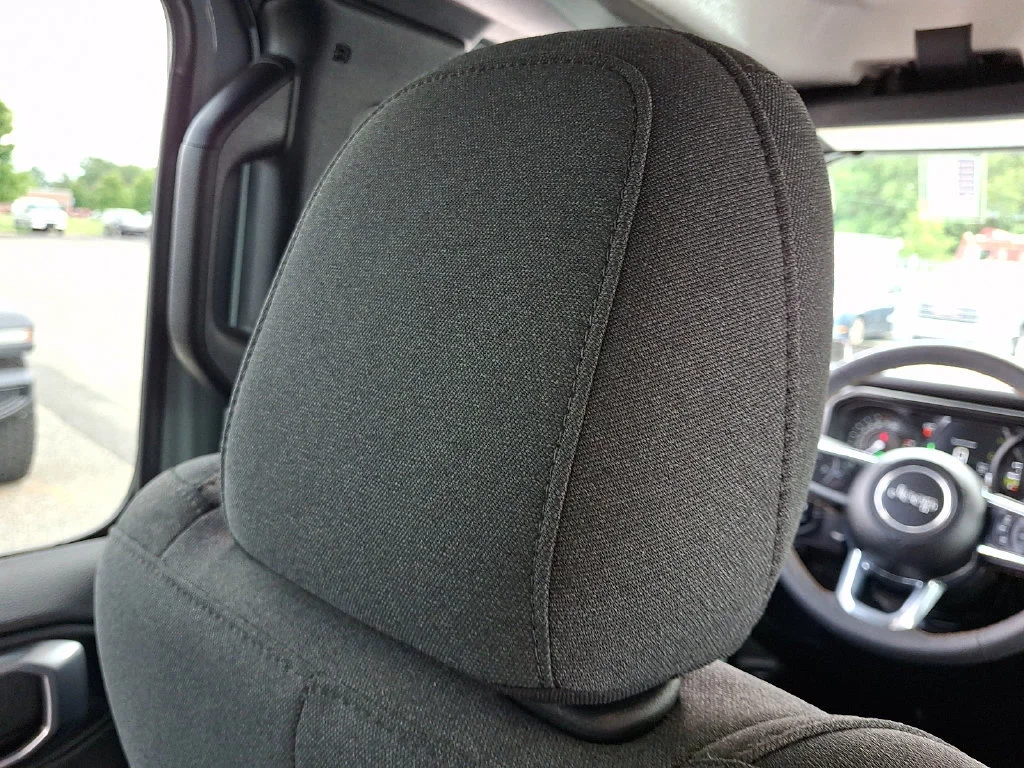 Used 2024 Earl Clearcoat Jeep Sahara image 14