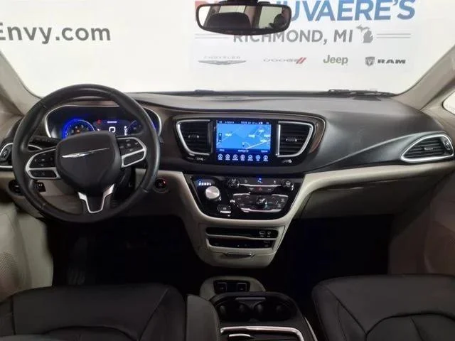 Used 2017 White Chrysler Touring L Plus image 13