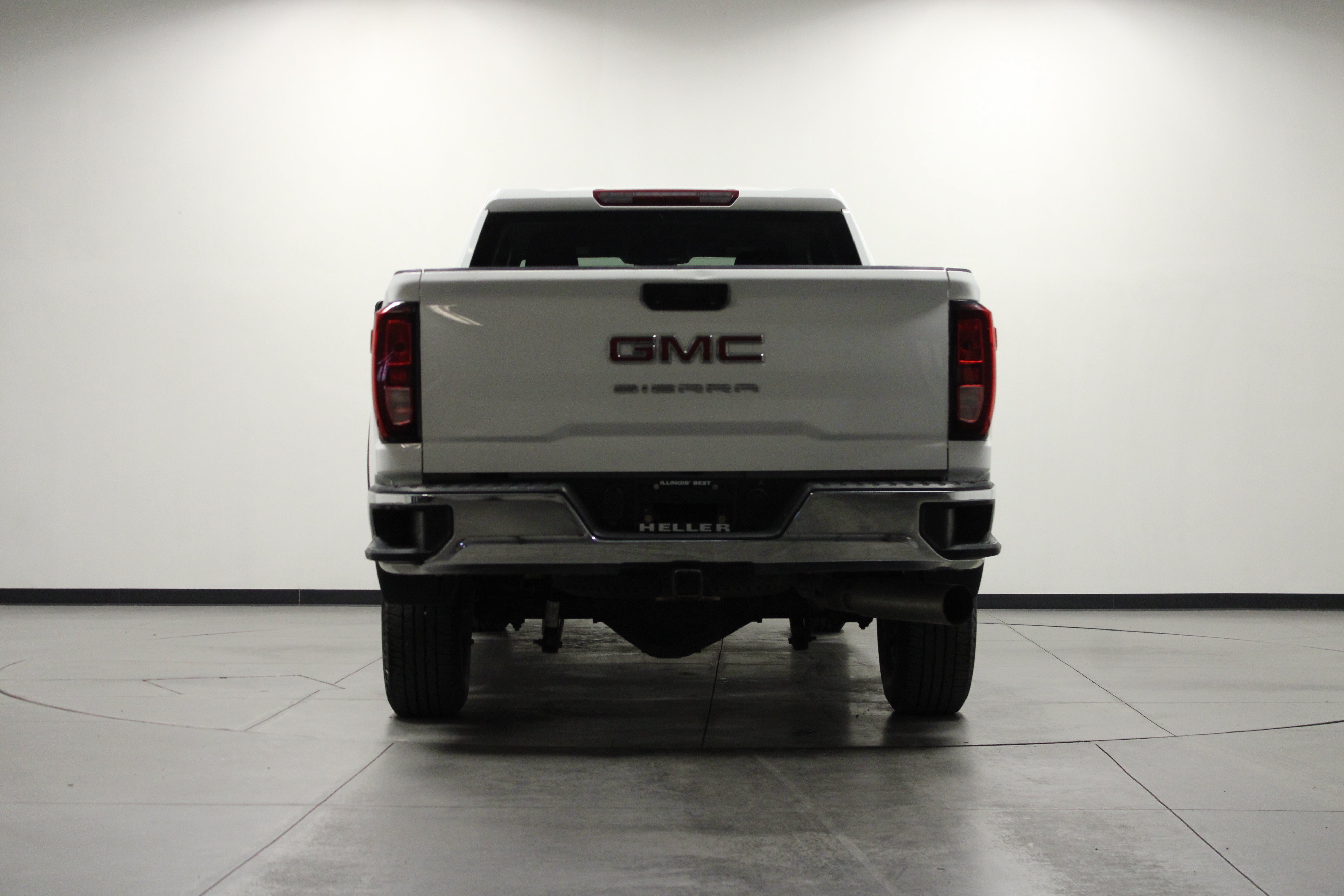 Used 2024 Summit White GMC Pro image 5