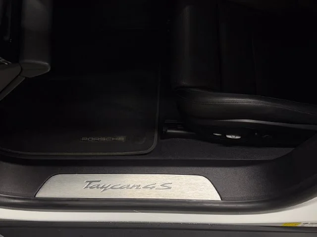 Certified Used 2021  Porsche 4S image 30