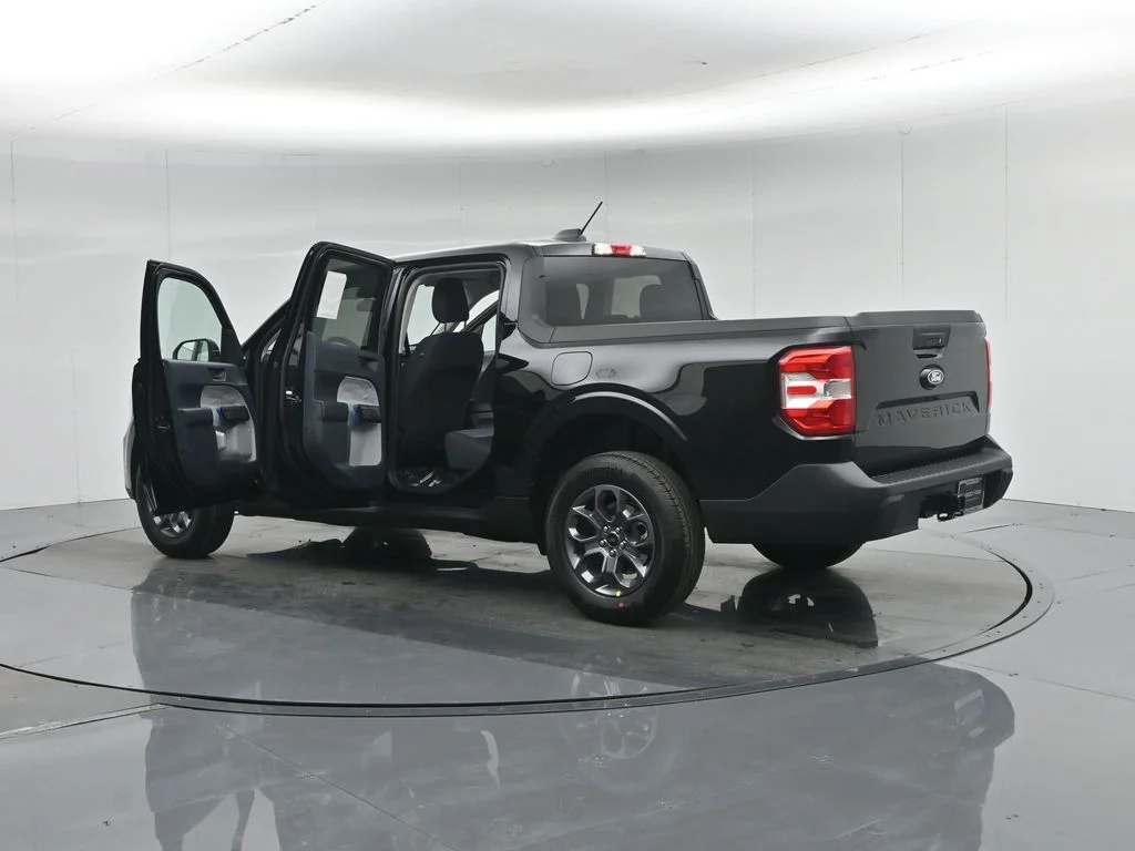 New 2026 Black Ford XLT image 23