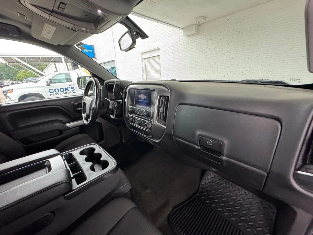 Used 2017 Gray Chevrolet LT image 17