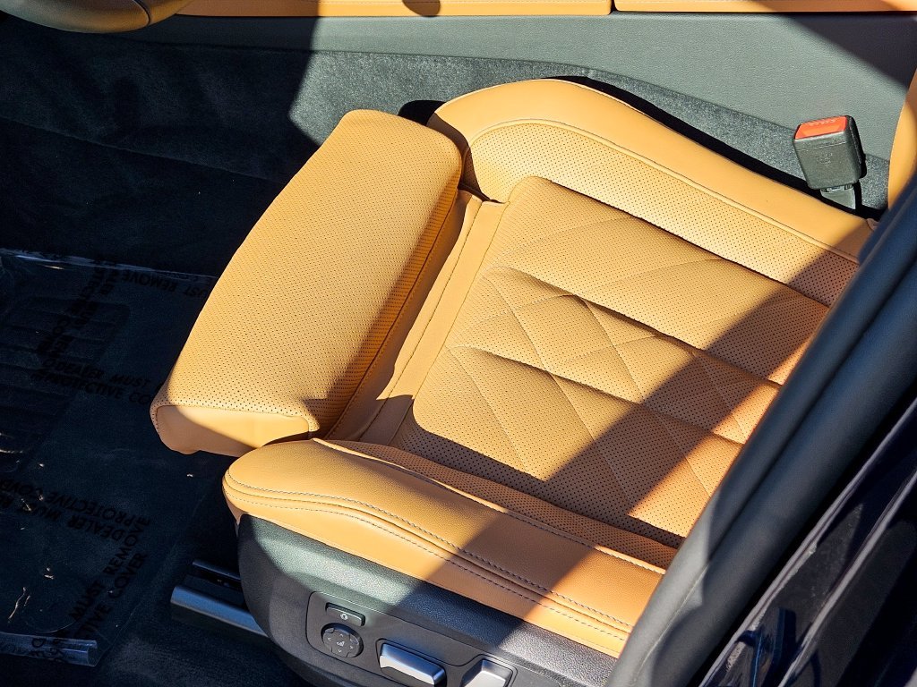 Certified Used 2026 Tanzanite Blue II Metallic BMW xDrive40i image 41