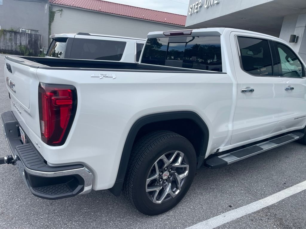 Used 2025 White GMC SLT image 3