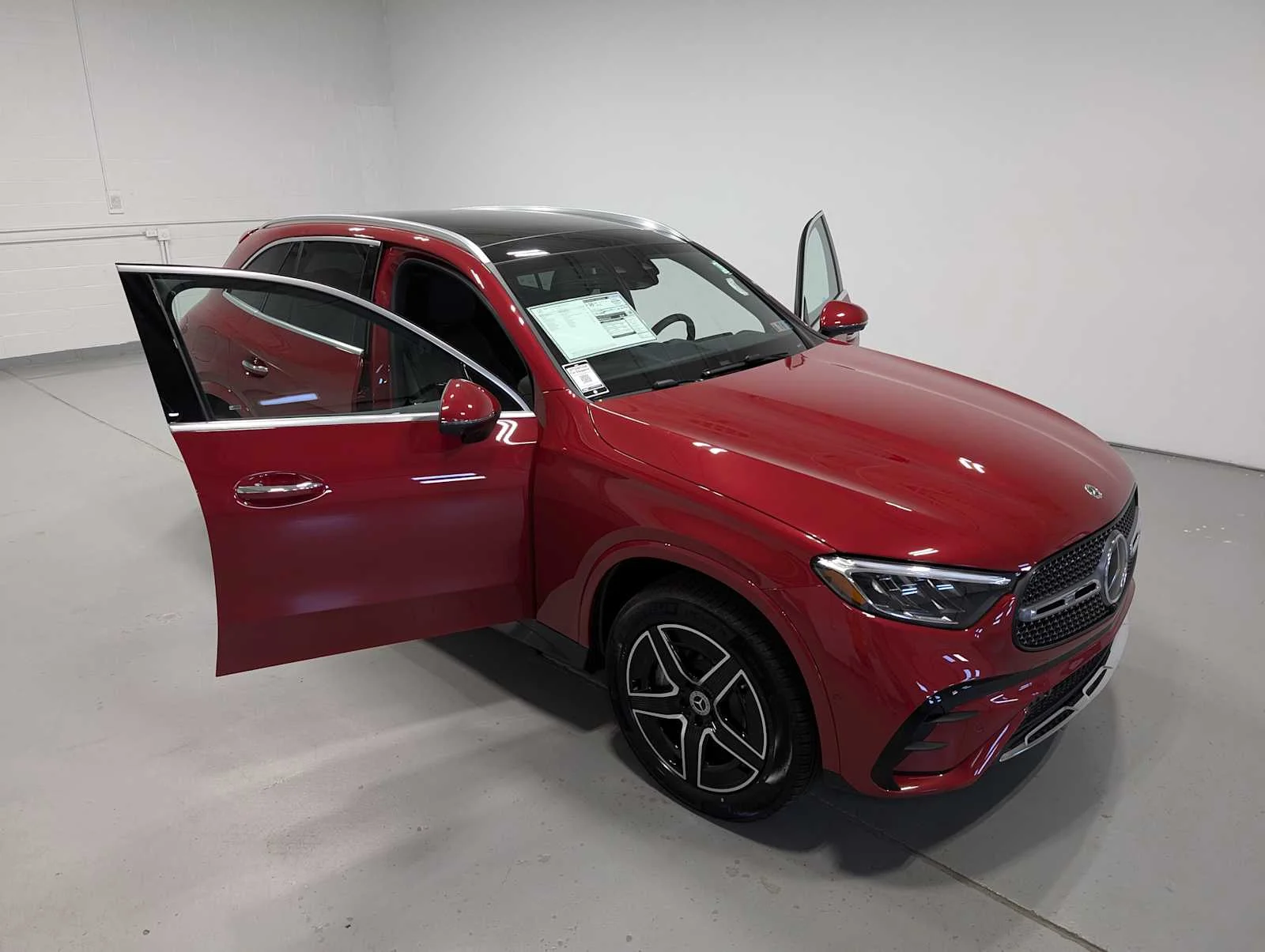 New 2026 MANUFAKTUR Patagonia Red Metallic Mercedes-Benz GLC 300 image 14