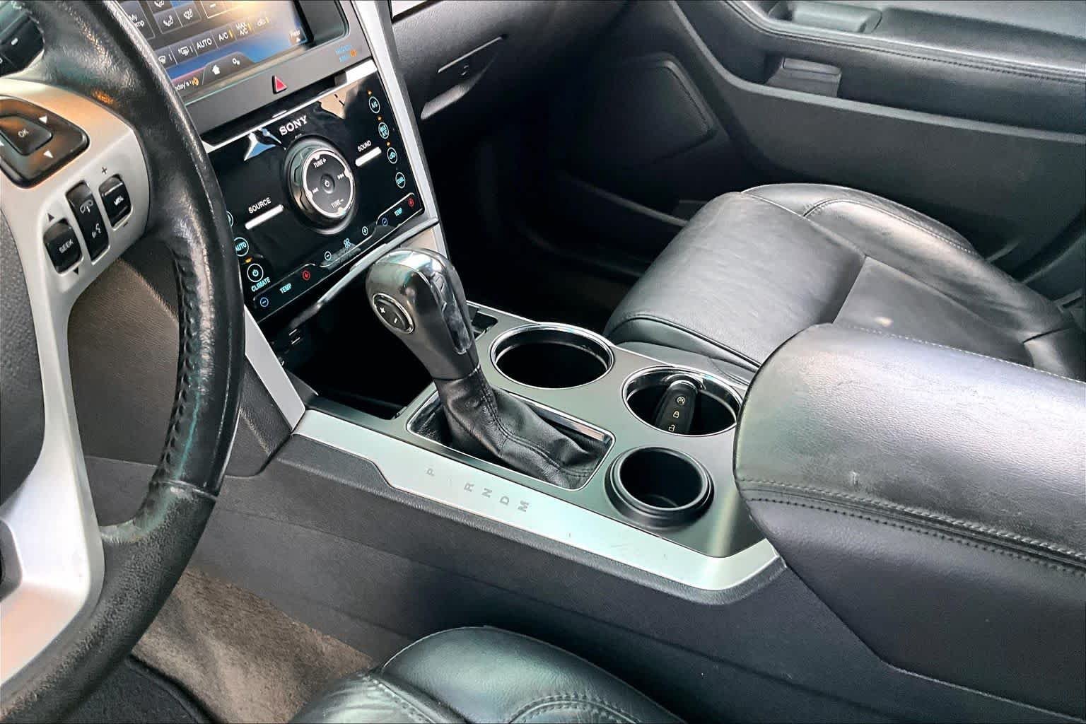 Used 2014 Tuxedo Black Metallic Ford Limited image 17
