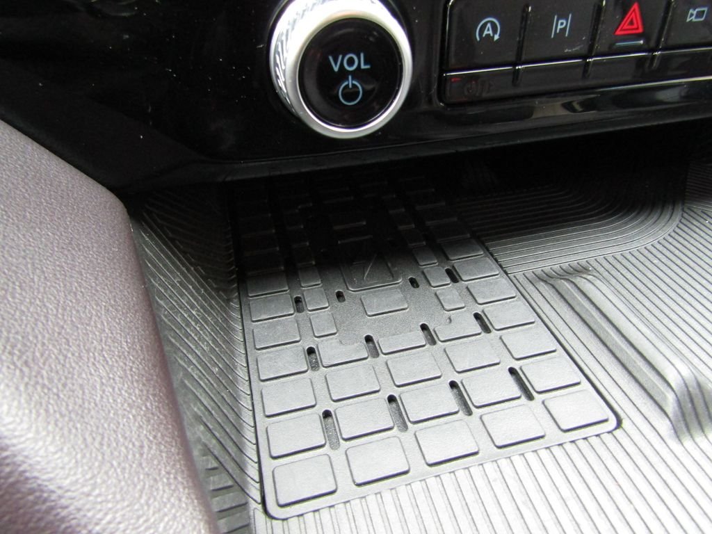Used 2025 Gray Ford Platinum image 20