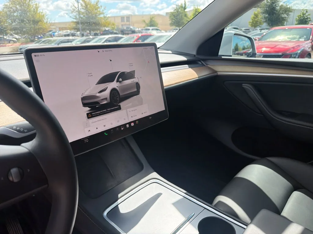 Used 2023  Tesla Standard Range image 20