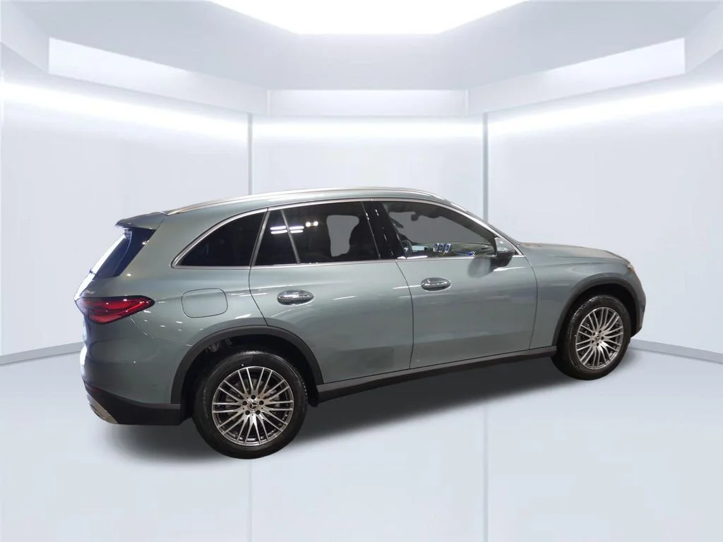 New 2026 Verde Silver Metallic Mercedes-Benz GLC 300 image 56