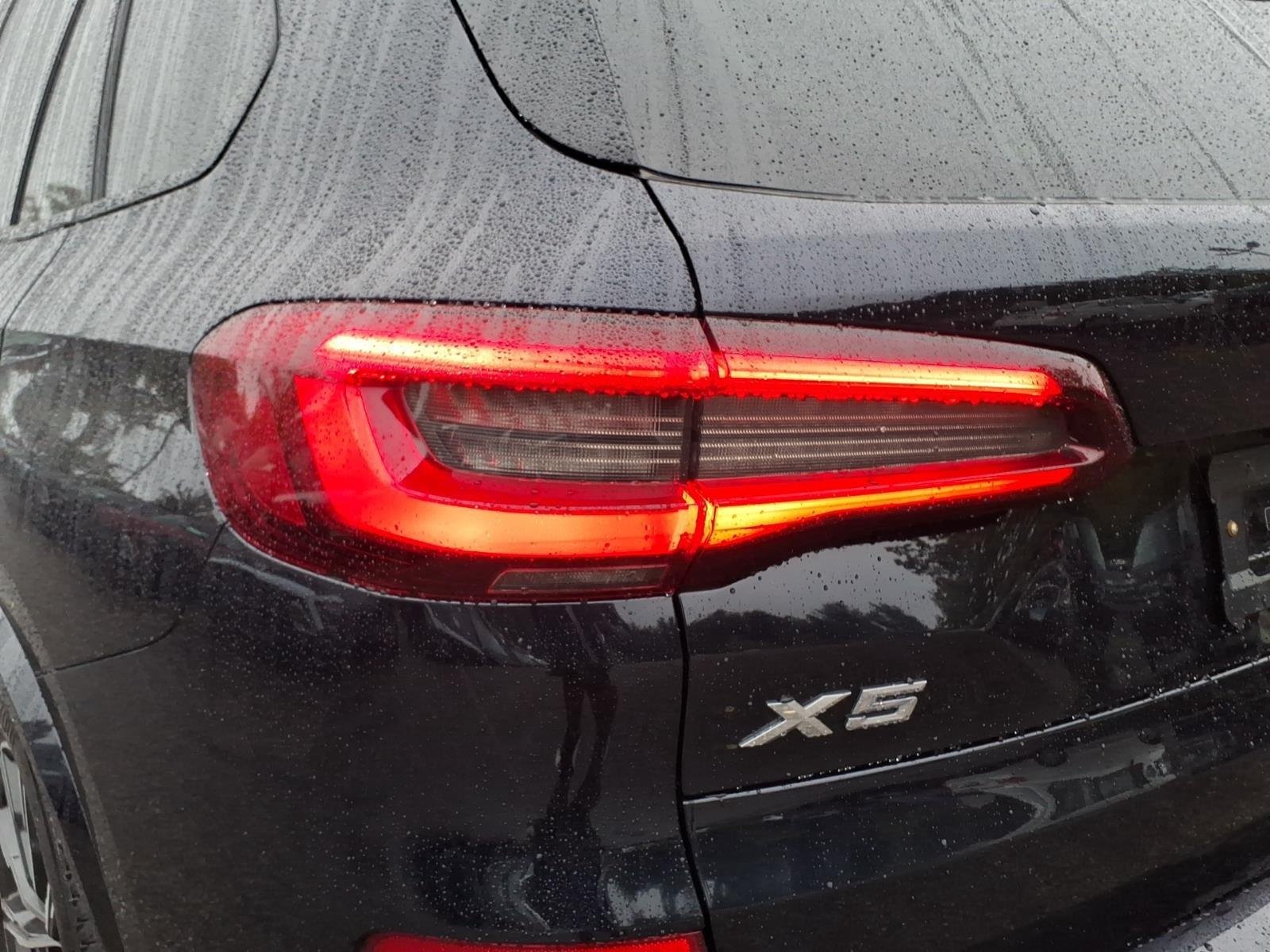 Used 2023 Carbon Black Metallic BMW xDrive40i image 15