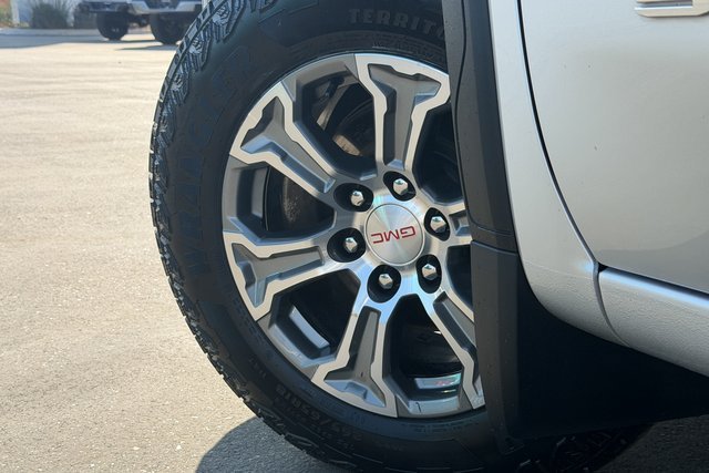 Used 2021 QUICKSILVER METALLIC GMC SLE image 12