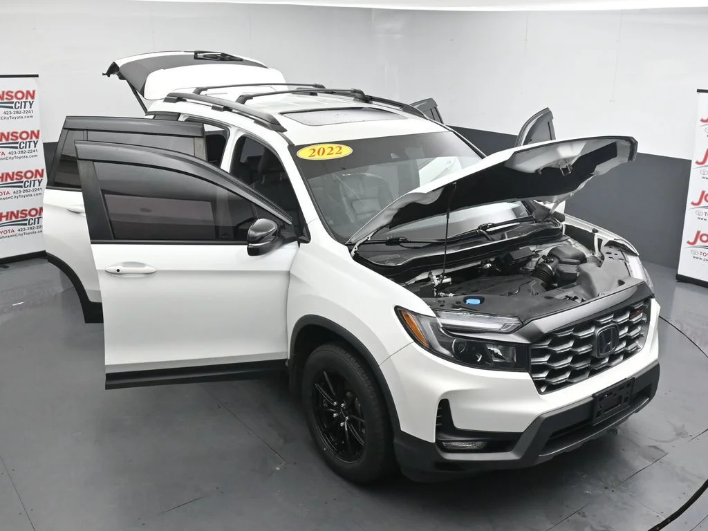 Used 2022 White Honda TrailSport image 40