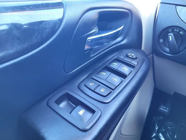 Used 2016 Blue Dodge SE image 20