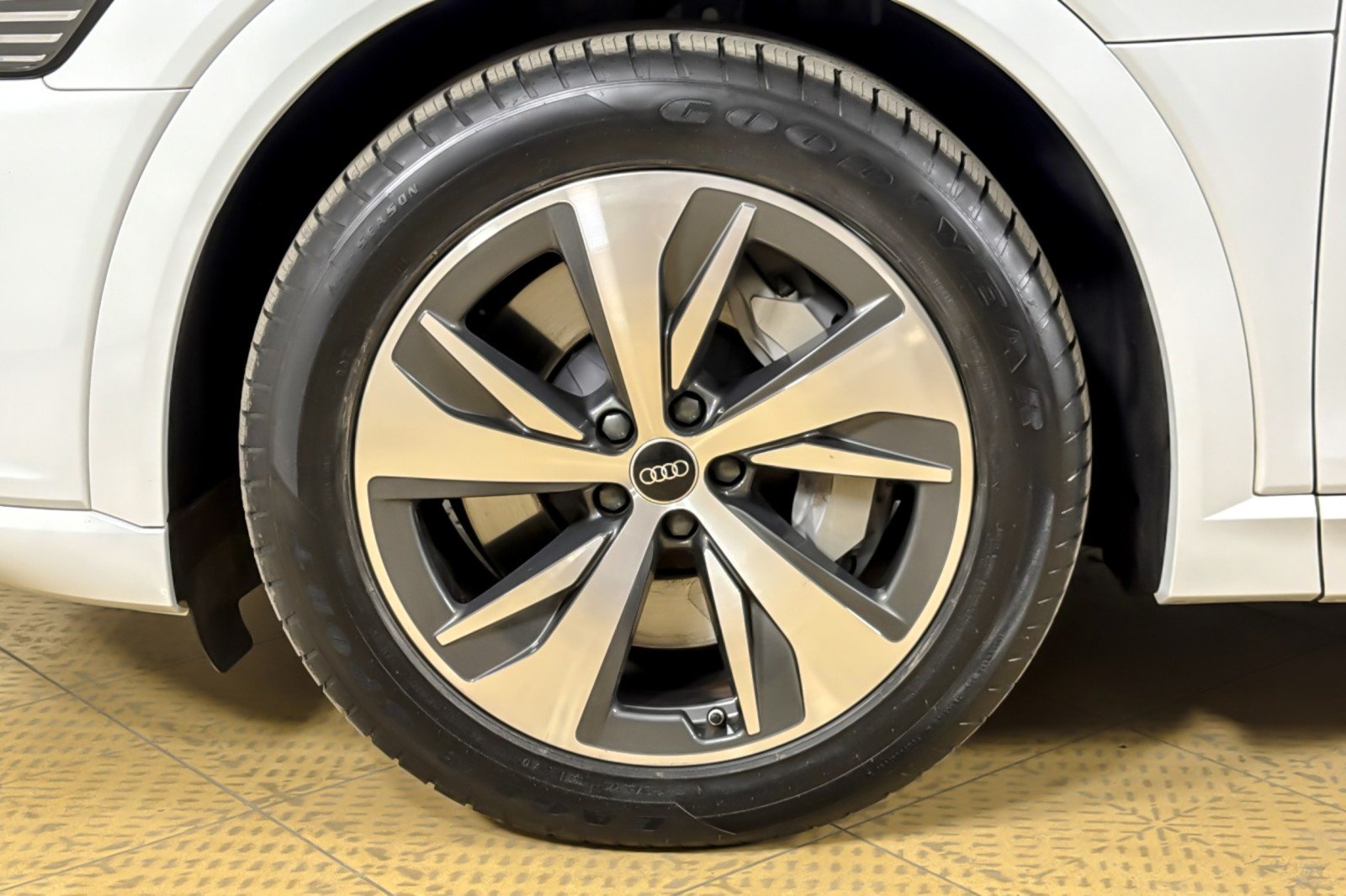 Used 2024 Glacier White Metallic Audi Premium quattro image 24
