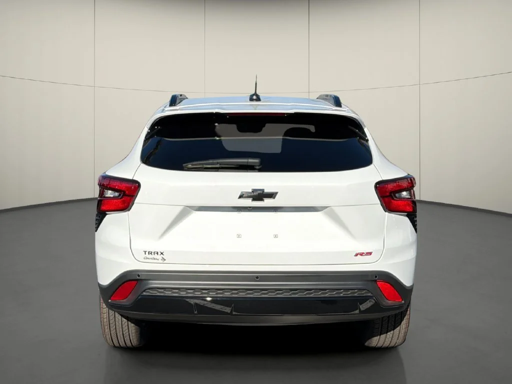 New 2026 Summit White Chevrolet 2RS image 6