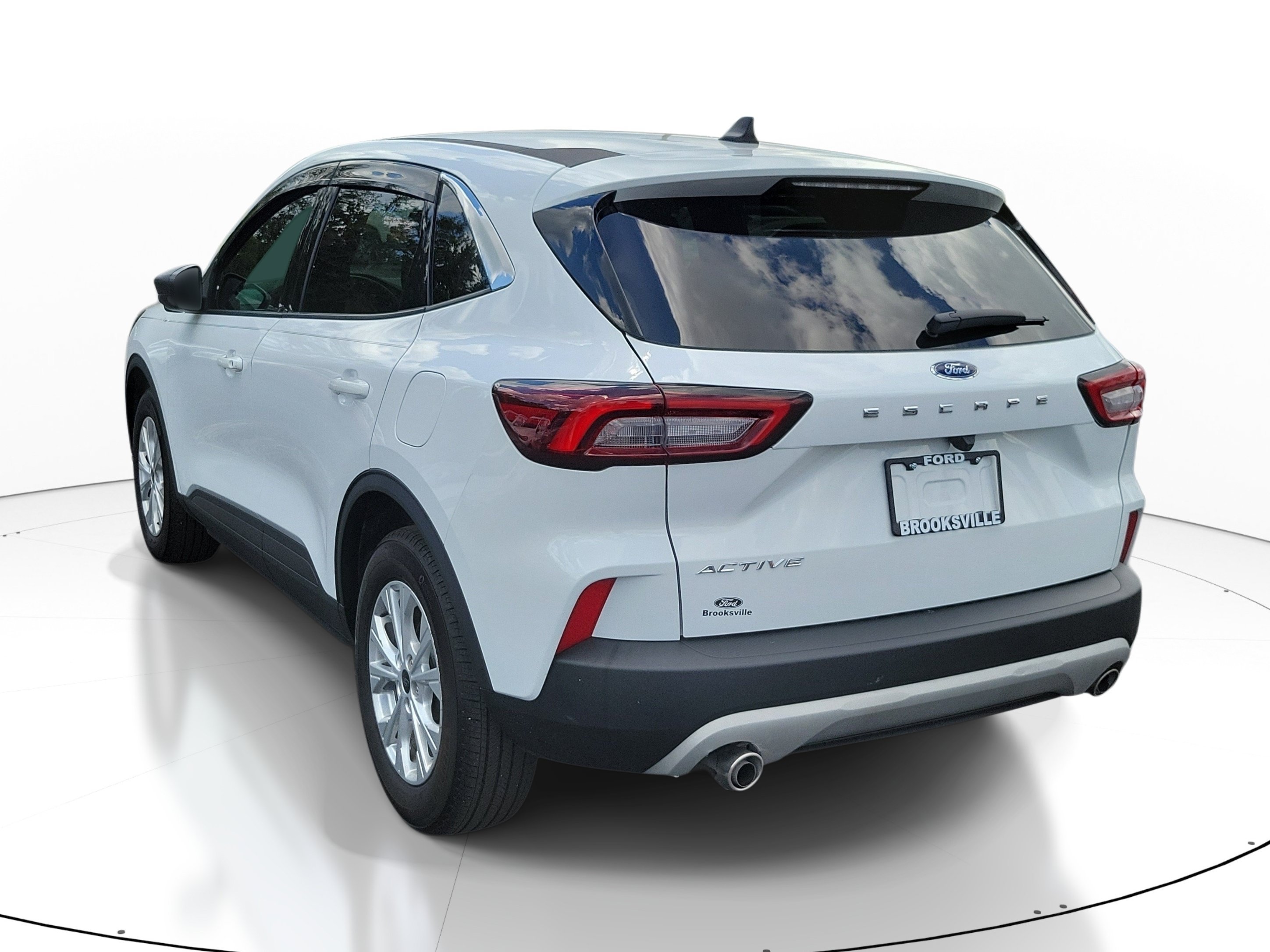 Used 2024 Oxford White Ford Active image 3