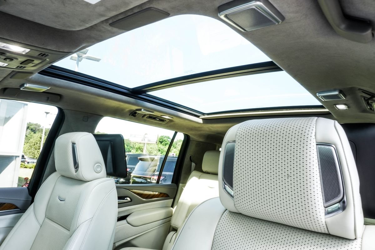 Used 2024 White Cadillac Sport Platinum image 40