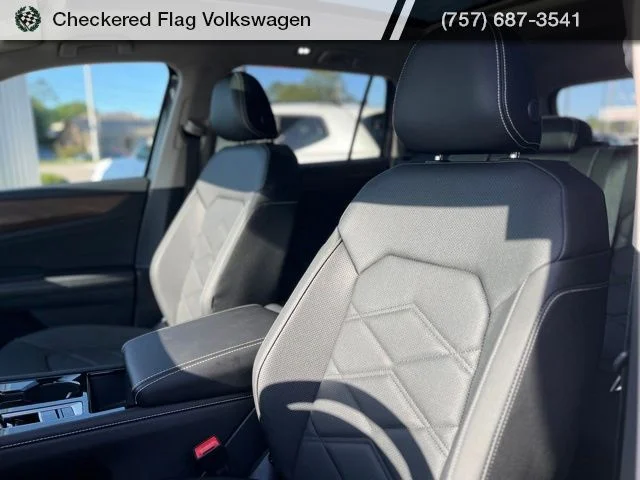 New 2026 Black Volkswagen 2.0T SE w/Technology image 24