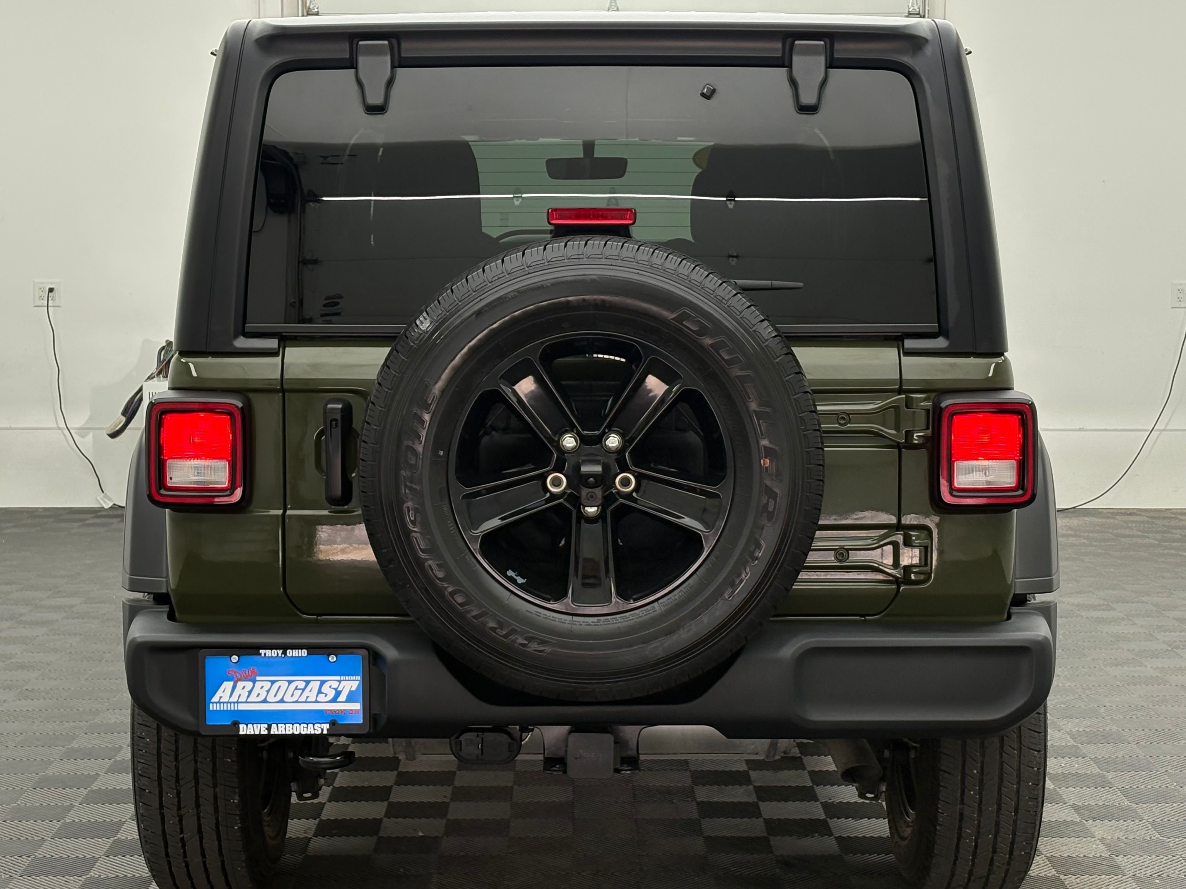 Used 2022 Sarge Green Clearcoat Jeep Unlimited Sport Altitude image 8