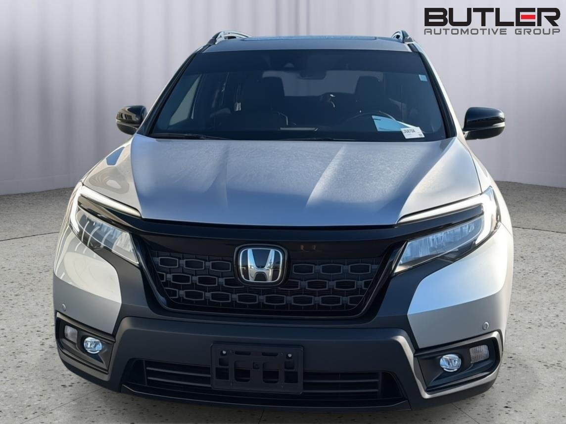 Used 2021 Lunar Silver Metallic Honda Touring image 9