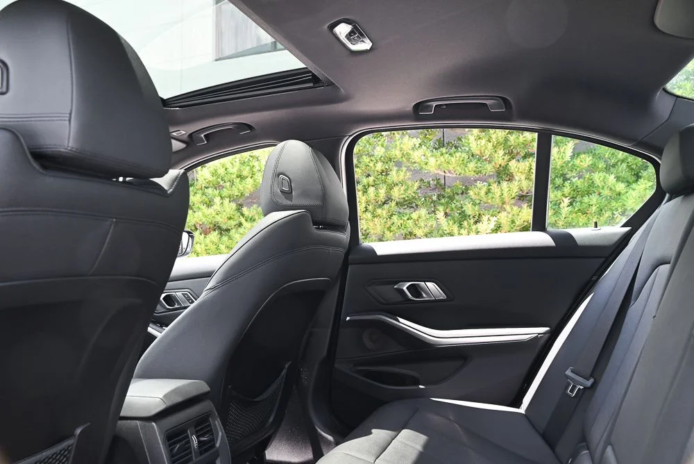 Used 2019 Black BMW 330i image 13