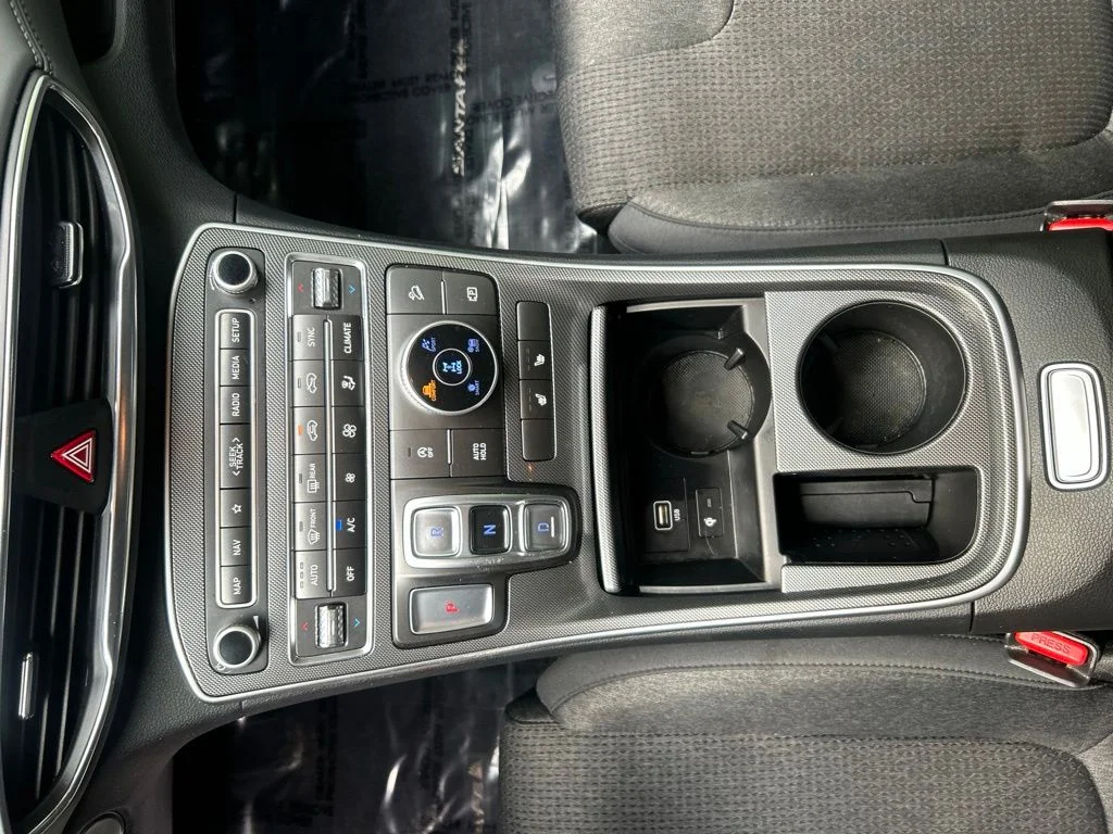 Used 2023 Silver Hyundai SEL image 17
