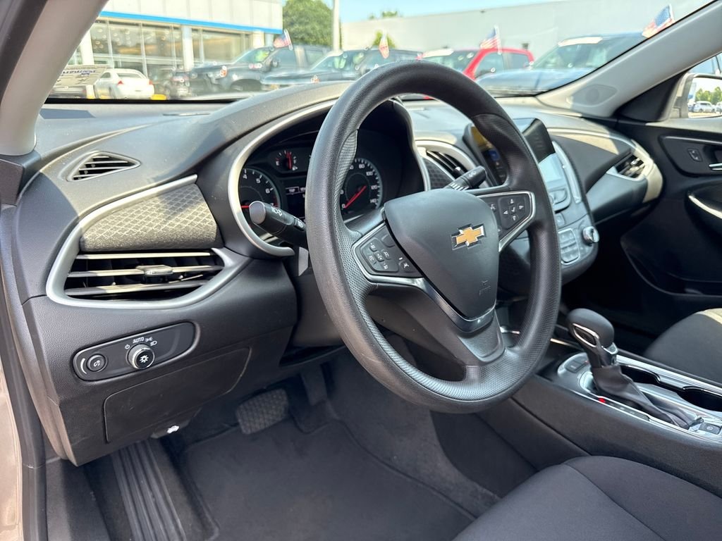 Used 2024 Gray Chevrolet LT image 13