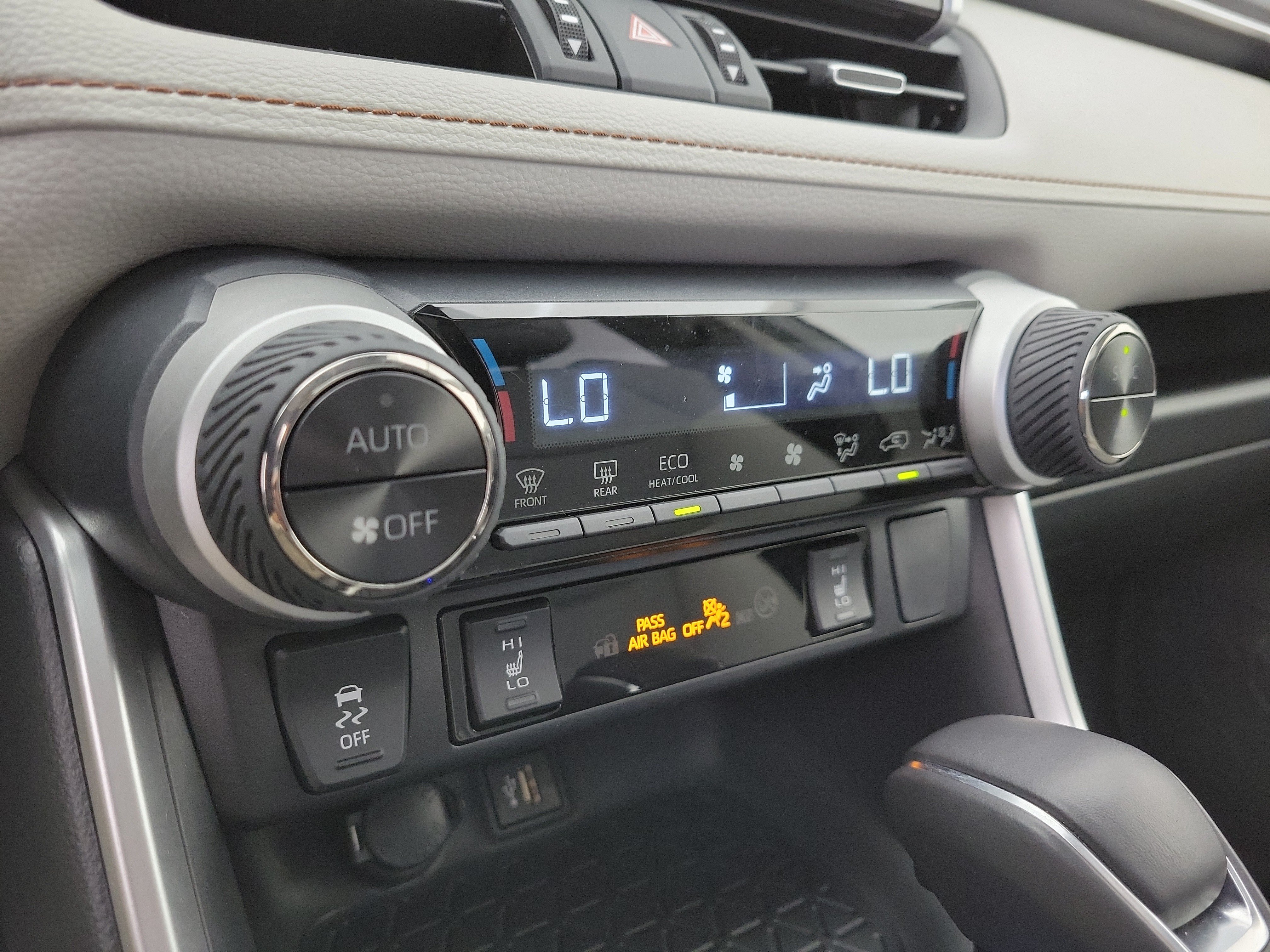 Used 2025 Magnetic Gray Metallic Toyota XLE Premium image 30