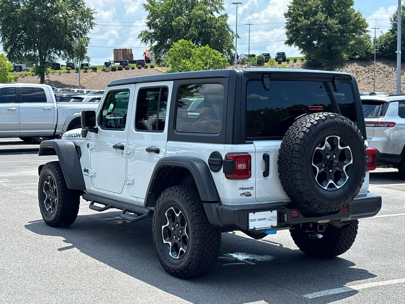 Used 2023 Bright White Clearcoat Jeep Rubicon image 7