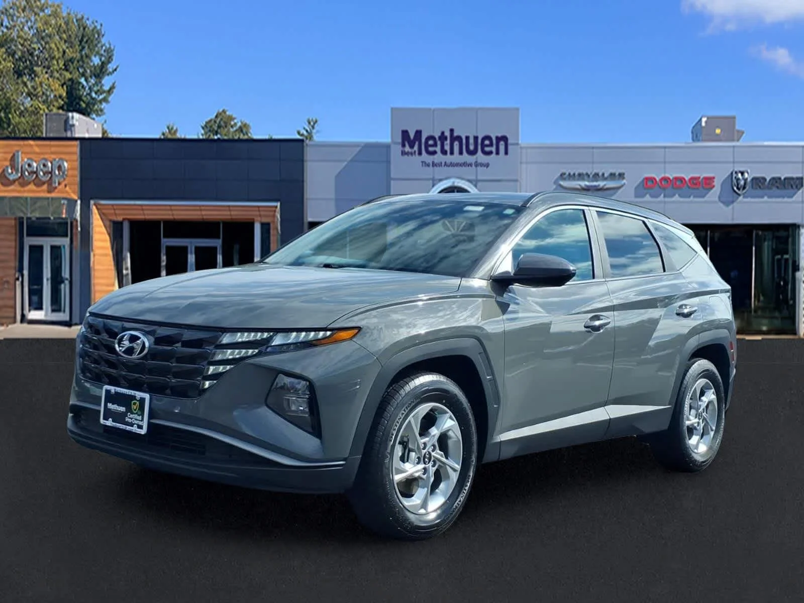 Used 2024 Hampton Gray Hyundai SEL image 10