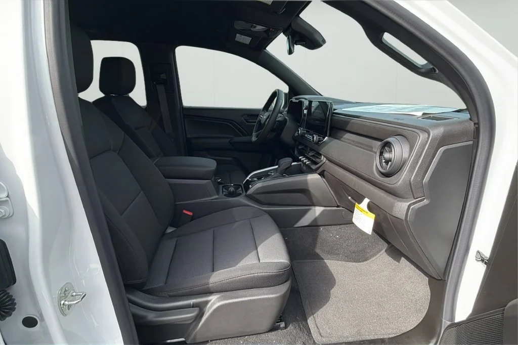 New 2026 Summit White Chevrolet Trail Boss image 15