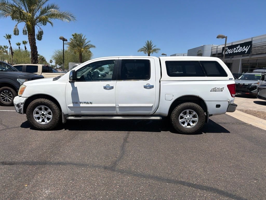 Used 2005 White Nissan LE image 7
