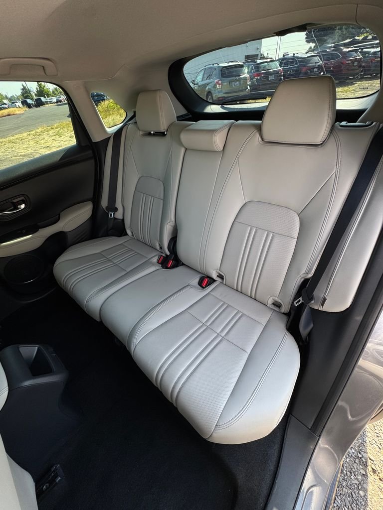 Used 2023 Modern Steel Metallic Honda EX-L image 24