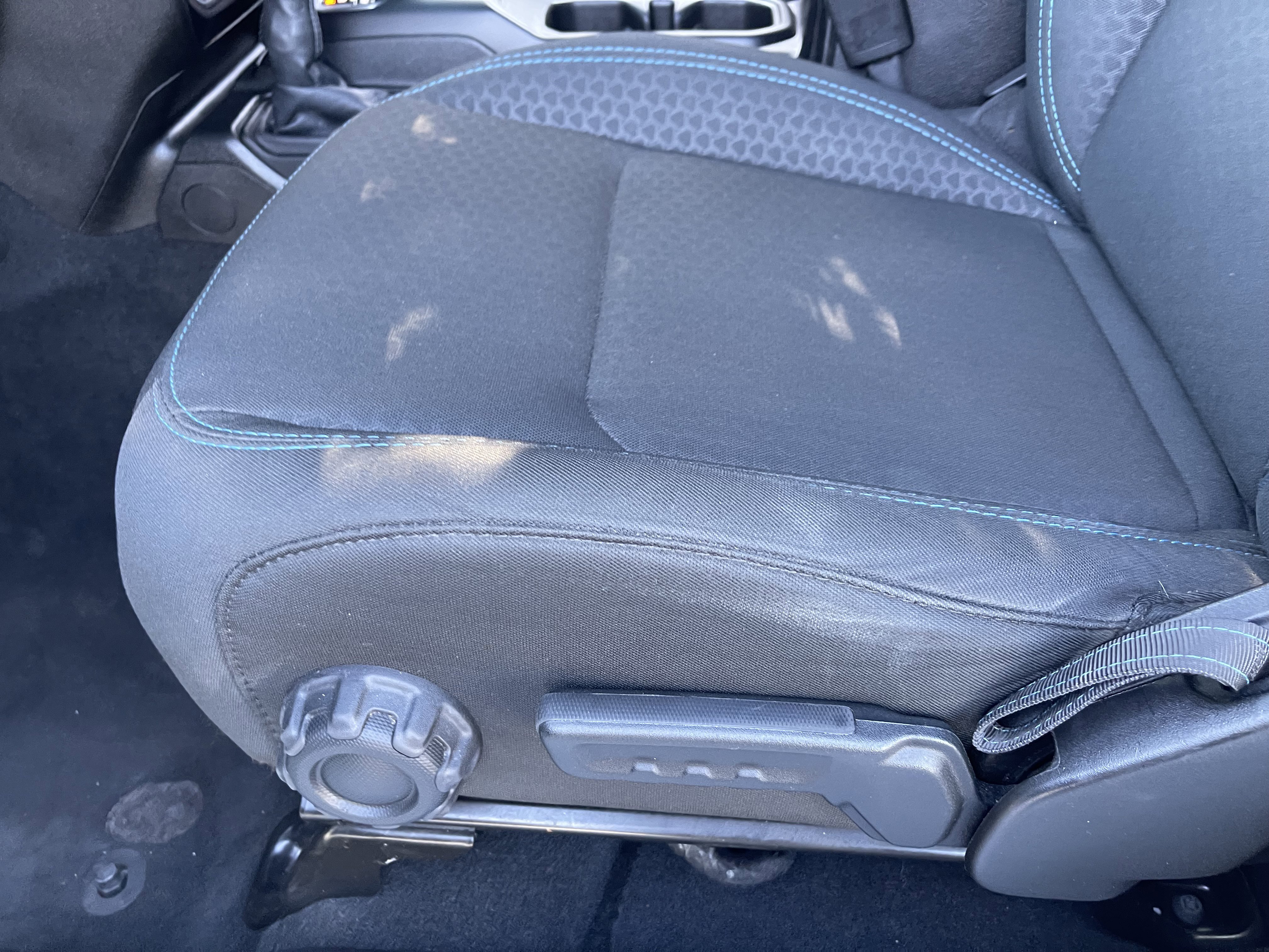 Used 2024 White/off-white Jeep Rubicon 4xe image 14