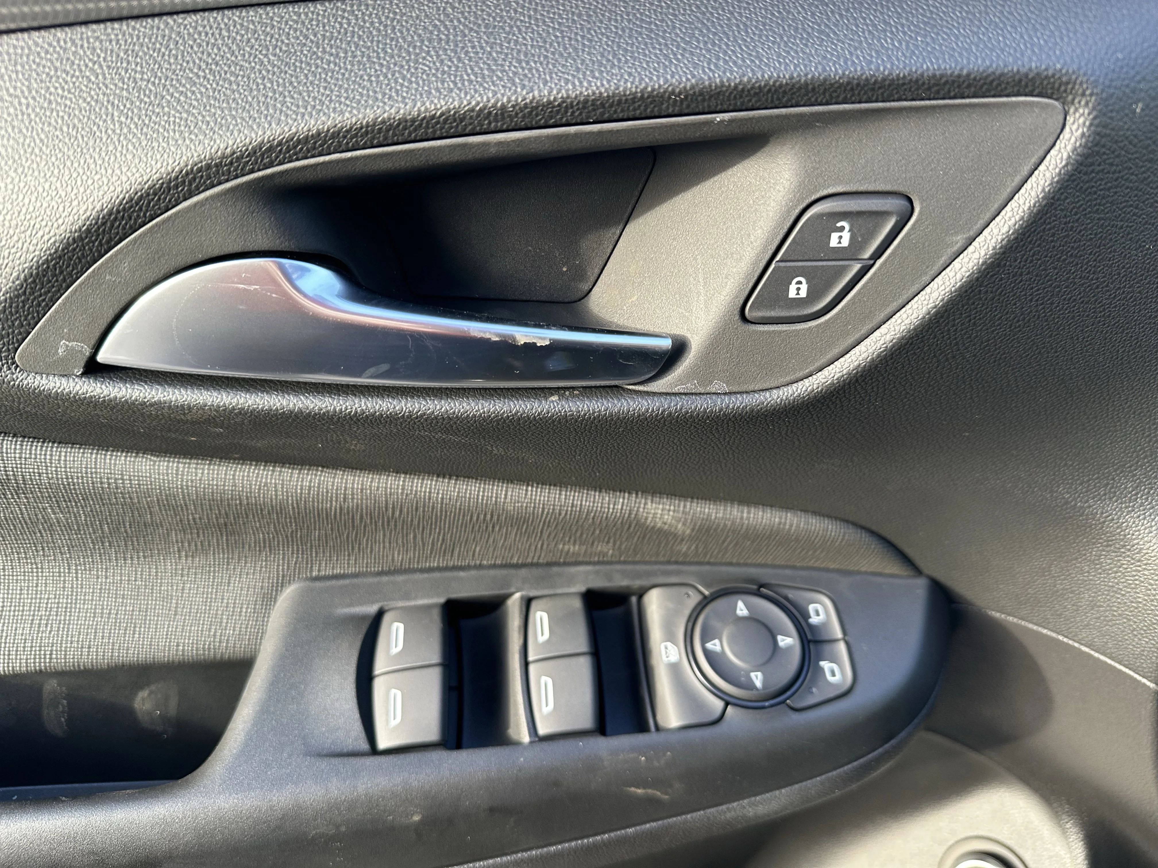 New 2026 Ebony Twilight Metallic Buick Avenir image 9