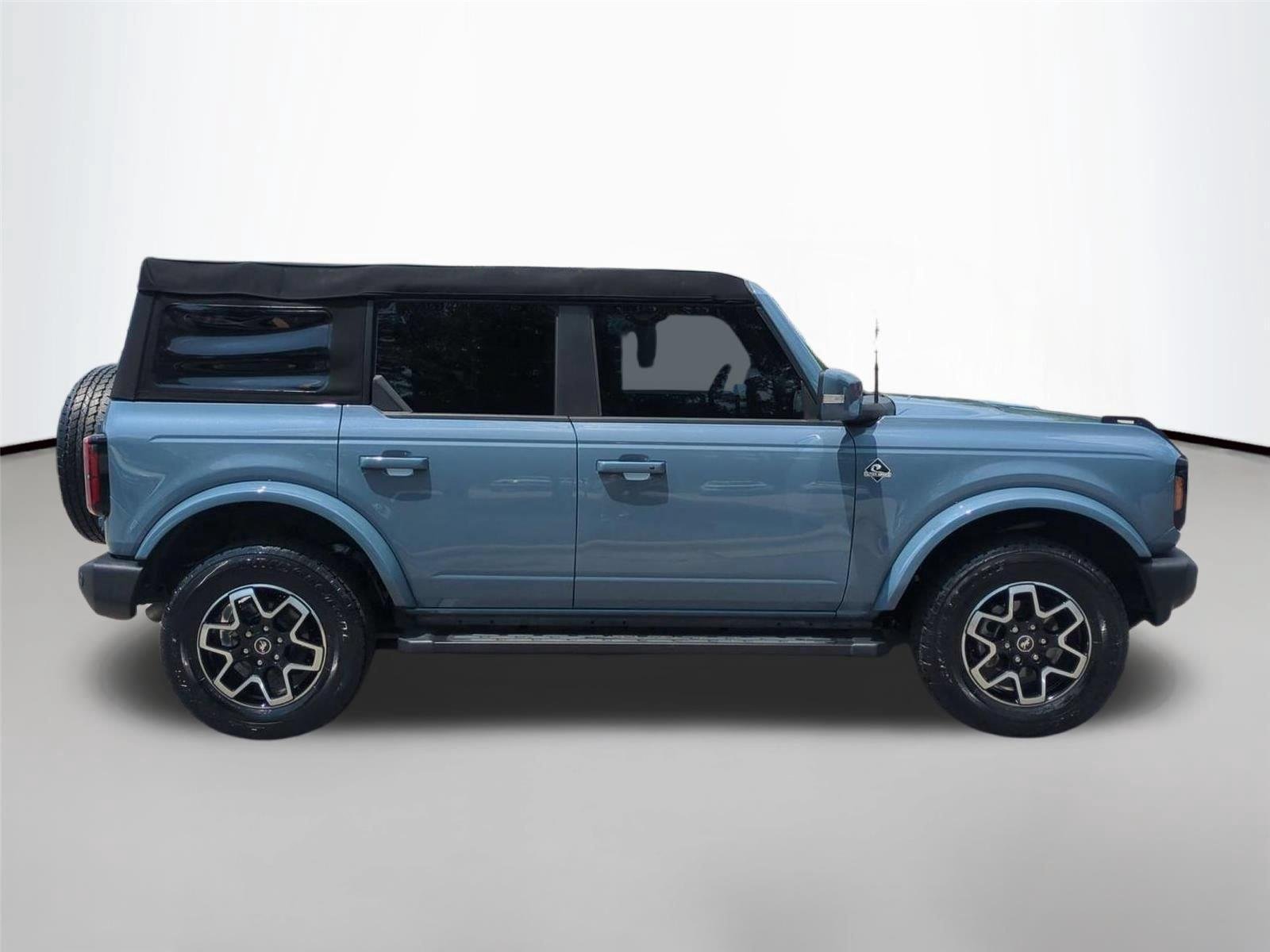 Used 2023 Azure Gray Metallic Tri-Coat Ford Outer Banks image 6