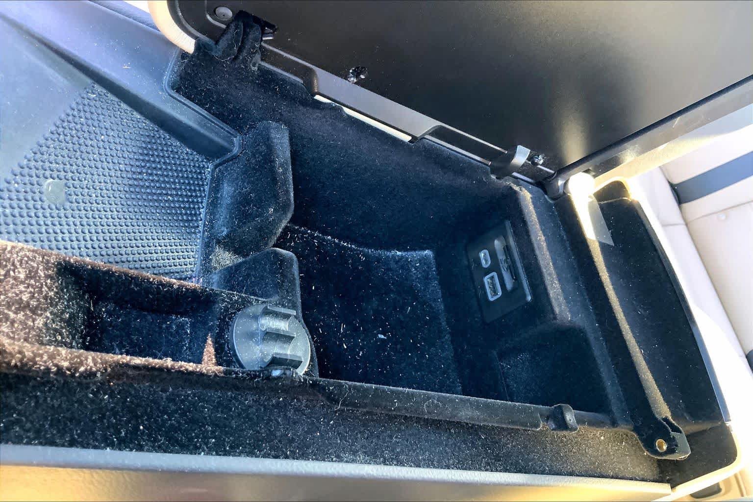 Used 2019 Crystal White Tricoat Cadillac Premium Luxury AWD image 34