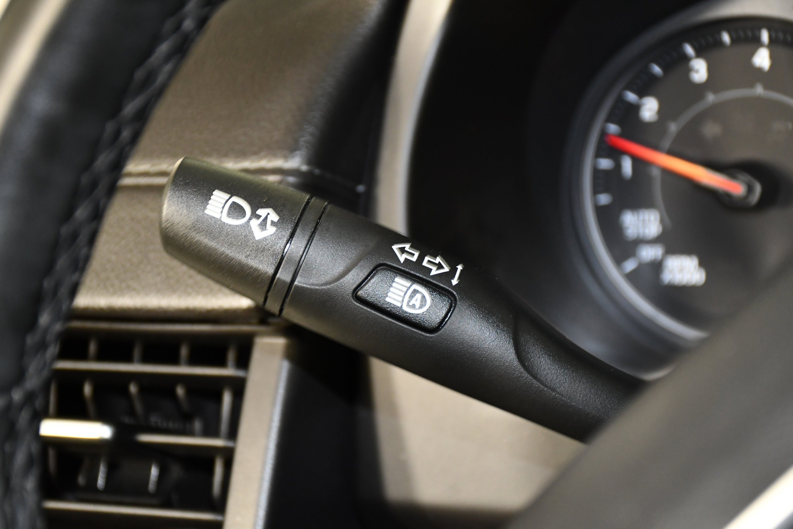 Used 2024 Sterling Metallic GMC SLT image 22