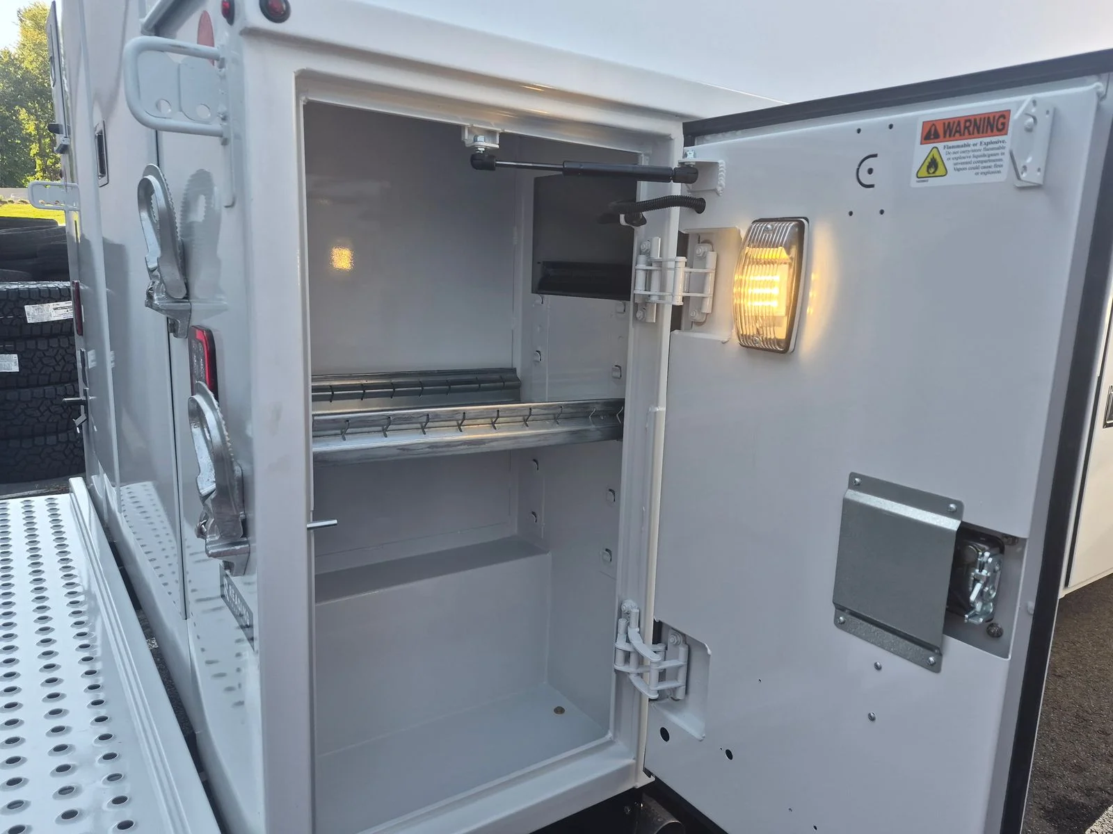 New 2027 Oxford White Ford CSV BODY image 11
