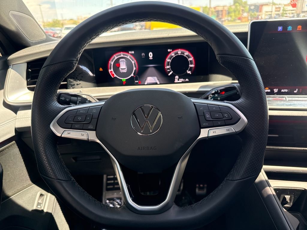 Used 2025 Tan Volkswagen SE R-Line Black image 14