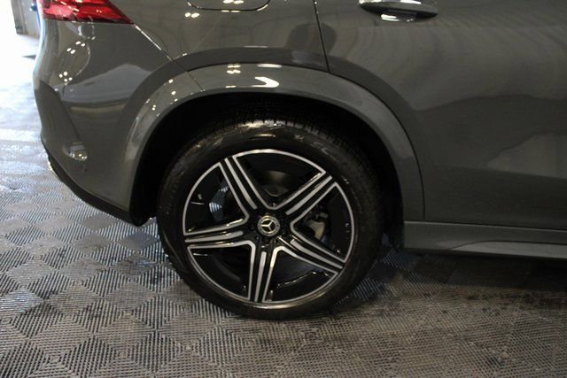 New 2026 MANUFAKTUR Silicon Grey Mercedes-Benz GLE 450 image 47