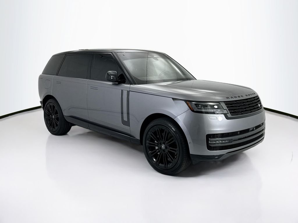 Certified Used 2025 Eiger Gray Metallic Land Rover SE image 3