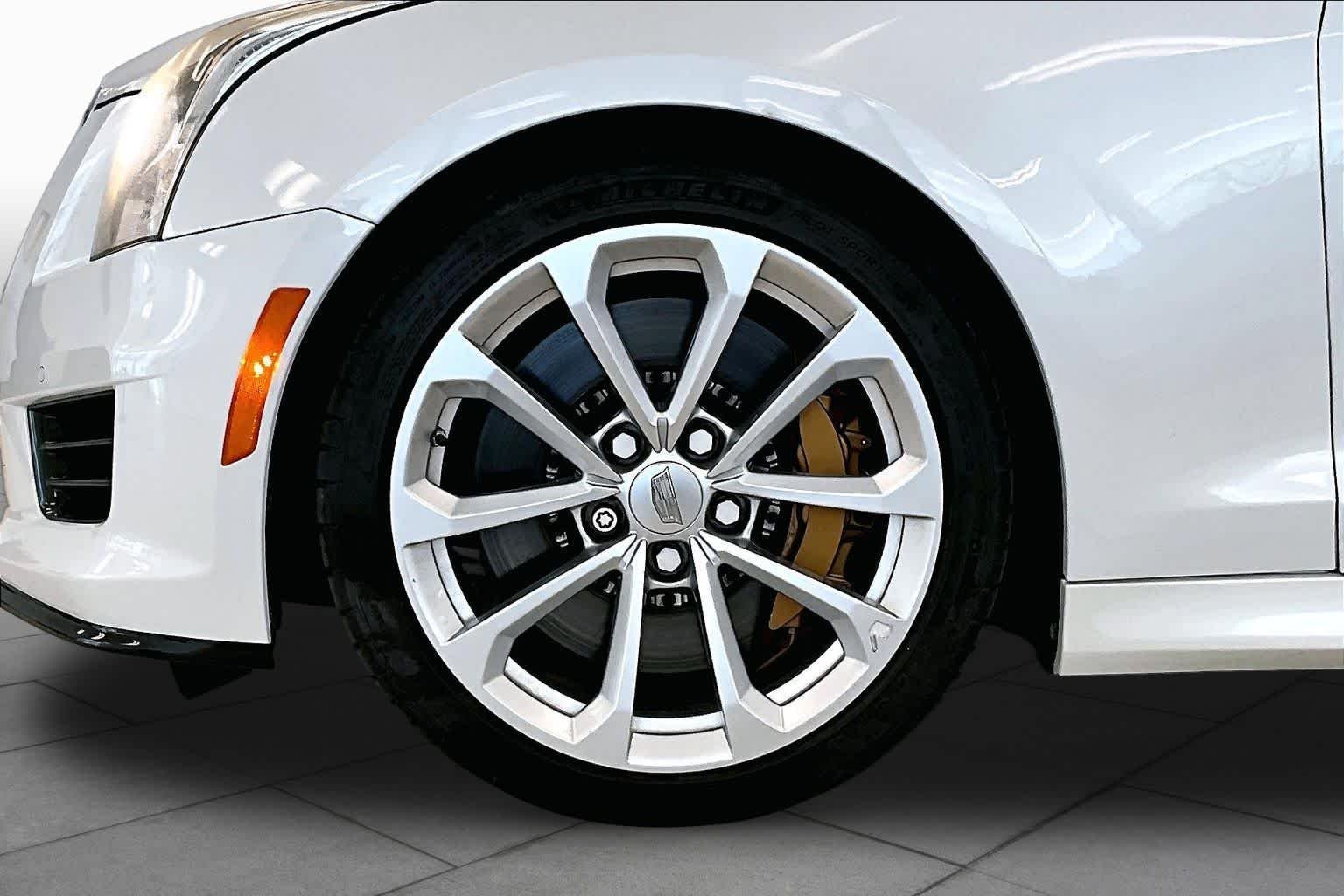 Used 2017 Crystal White Tricoat Cadillac  image 10