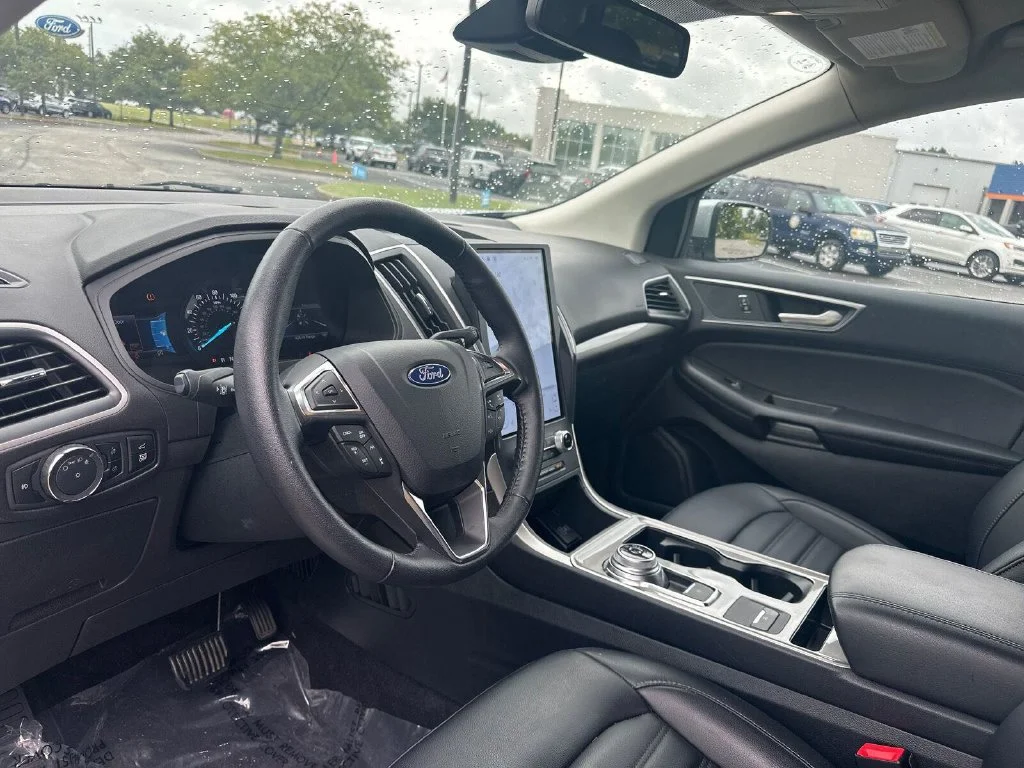 Used 2024 Silver Ford SEL image 8