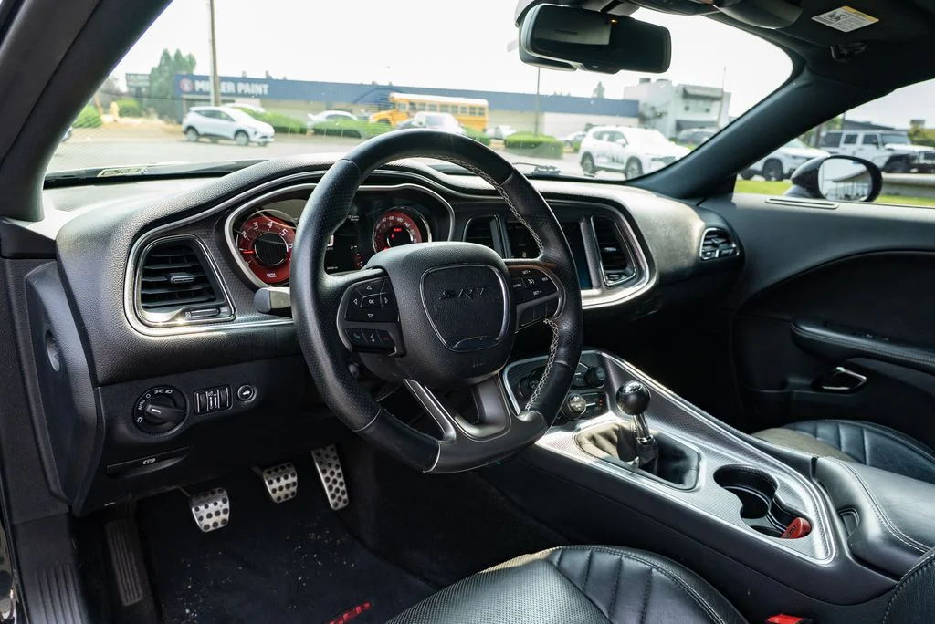 Used 2015 Pitch Black Clearcoat Dodge SRT Hellcat image 23